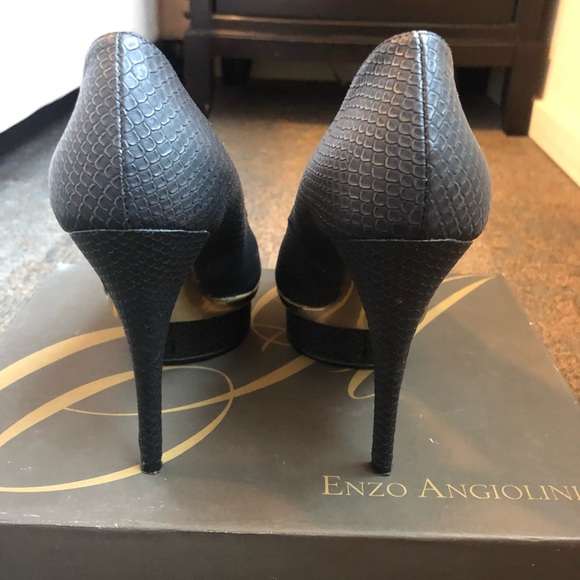 Heels - Picture 3 of 4